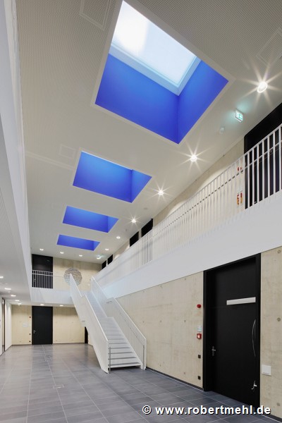 TBZ of IHK-Cologne: central floor, skylights in Le Corbusier colours