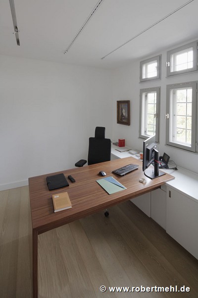 Tebartz-van Elst: frame house: small office at the first floor
