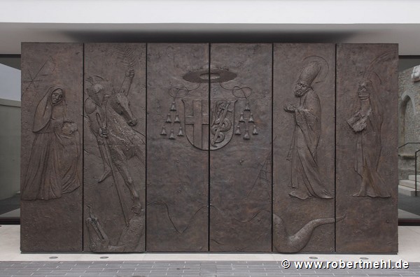Tebartz-van Elst: main entrance's bronze portal