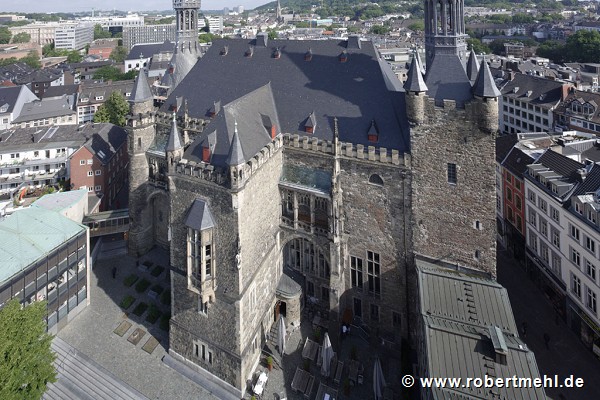 Aachen town-hall: airborne southern view