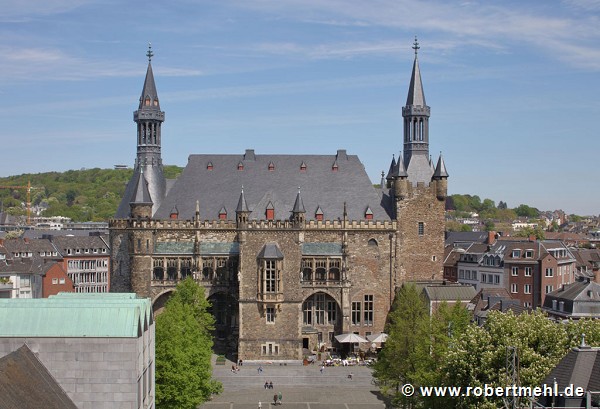 Aachen town-hall: southern view from cathedral's dome-bridge