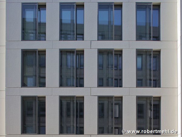 WDR Cologne: precast-concrete detail at eastern façade