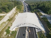 A3-Grünbrücke Mönau: Vogelperspektive, mehr Höhe