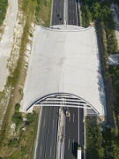 A3-Grünbrücke Mönau: Vogelperspektive, steile Aufsicht