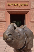 Rhino Pagoda, Berlin: bronze rhino in front of the entrance